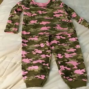 Girls pink and green camo outfit 3t/4t